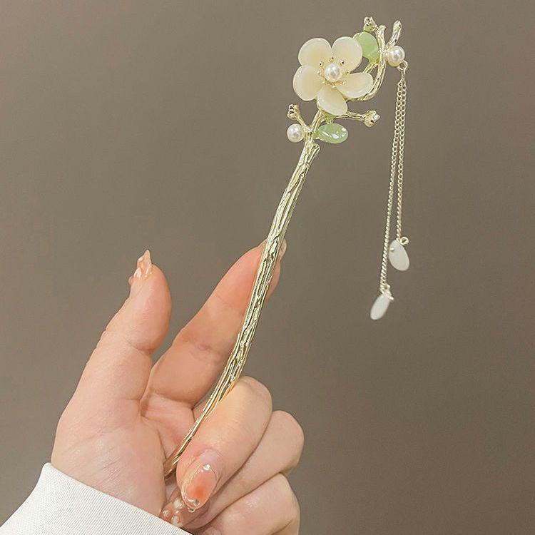 White Magnolia Tassel Hairpin, Ancient Cloud Design, Hanfu Style Women's Jewelry Gift