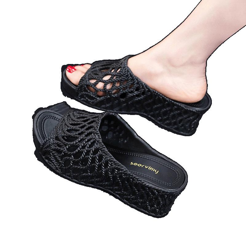 2025 Trendy Women's Thick-Soled Height-Boost Summer Sandals 