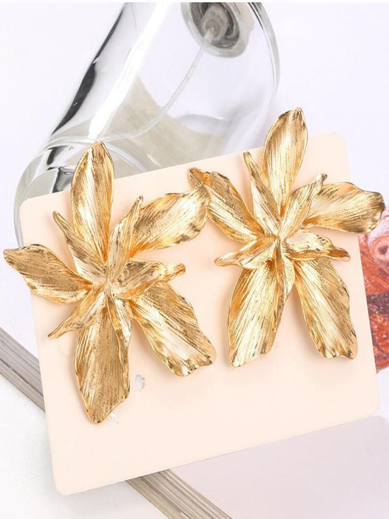 1pair Golden Flower Earrings for Women Bohemian Elegant Metal Flowers Floral Irregular Chic Stud Earrings