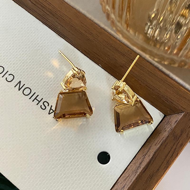 Geometric Zircon Irregular Square Stud Earrings – French Gentle Retro, Autumn/Winter 2024, High-End Atmosphere