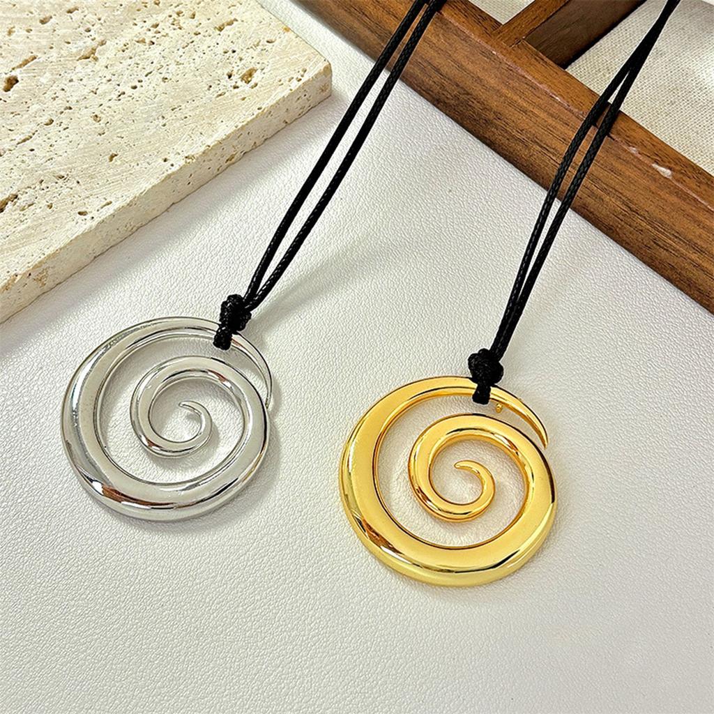 Adjustable Length Sturdy Metal Pendant Necklace Featuring Spirals Pattern Accessory for Trendy Autumn Winter Outfits