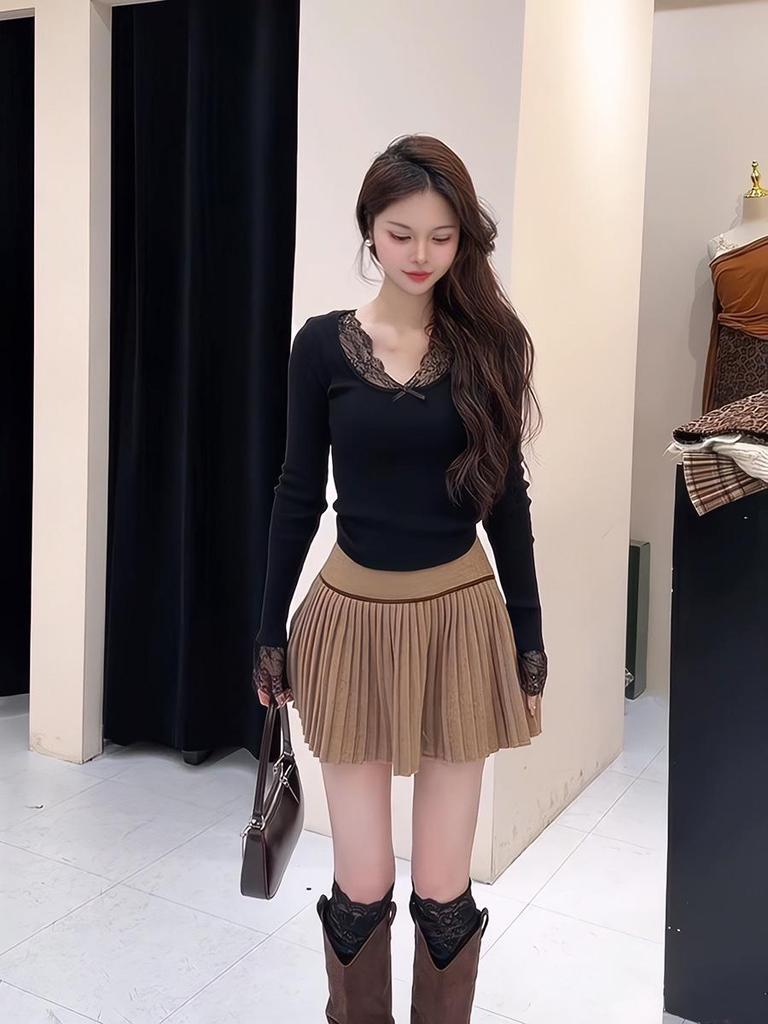 2024 Women's Slim Lace Patchwork Sweater: Elegant, High-End Autumn/Winter Style