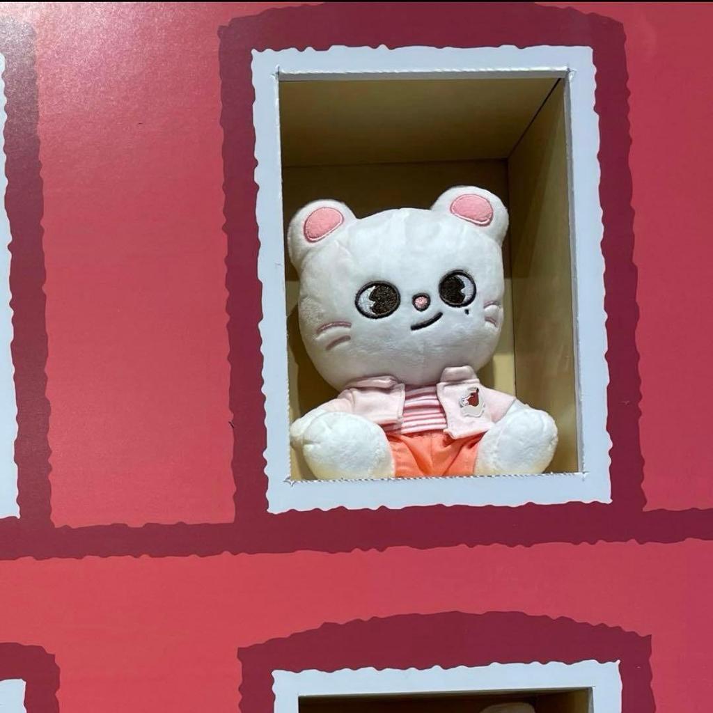 [USED] Straykids Zootopia Pop-Up Plush Toy Hyunjin