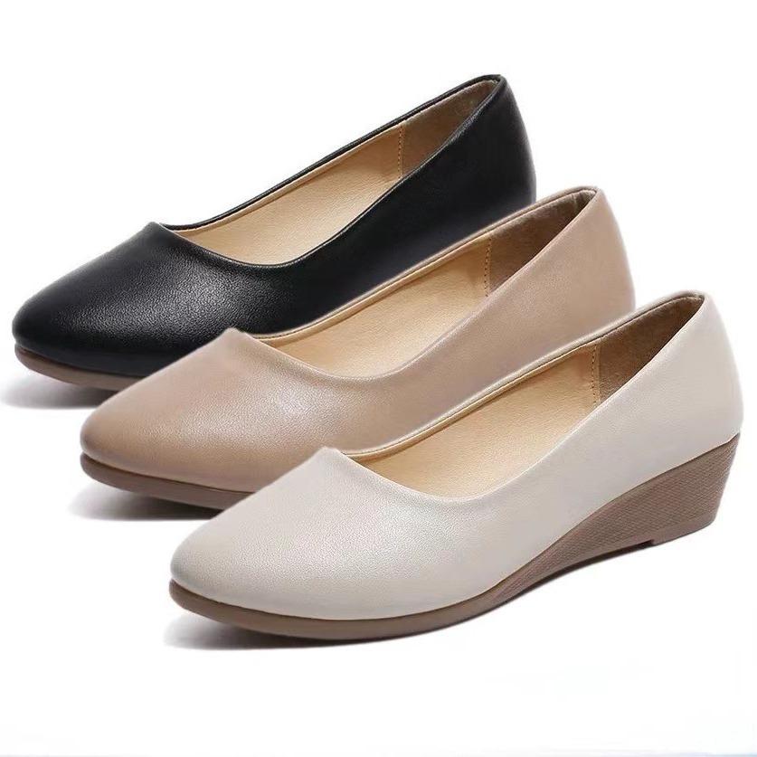 

Light mouth single shoes women s solid color pointed beanie shoes women s middle heel mother shoes South East Asia fashion wedge heel single shoes 36 чорний