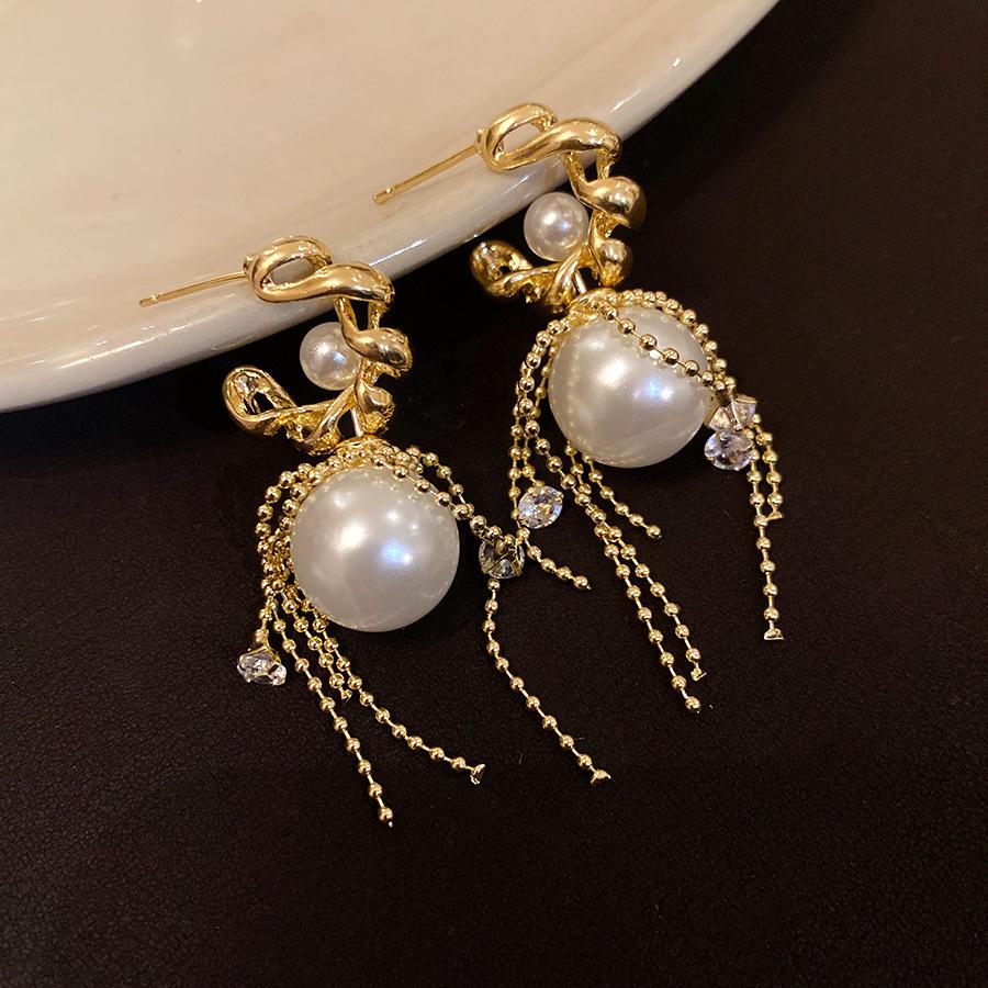 Silver needle zircon pearl C-shaped fringed earrings French light luxury retro temperament earrings fashion high-end earrings women