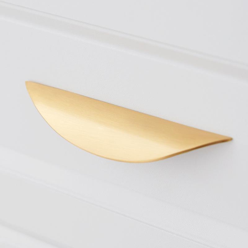 Nordic Crescent Copper Cabinet Handle - Modern Black & Gold Drawer Pull
