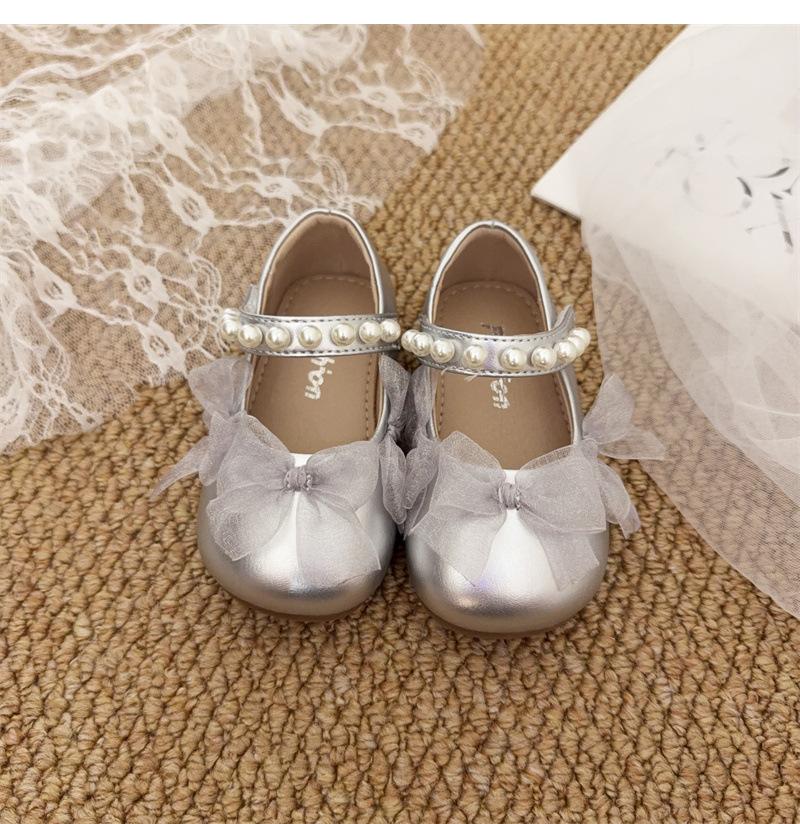 

Girls toddler baby lace pearl princess shoes 2025 spring and autumn new little girls versatile princess style toddler shoes 19 серебряный