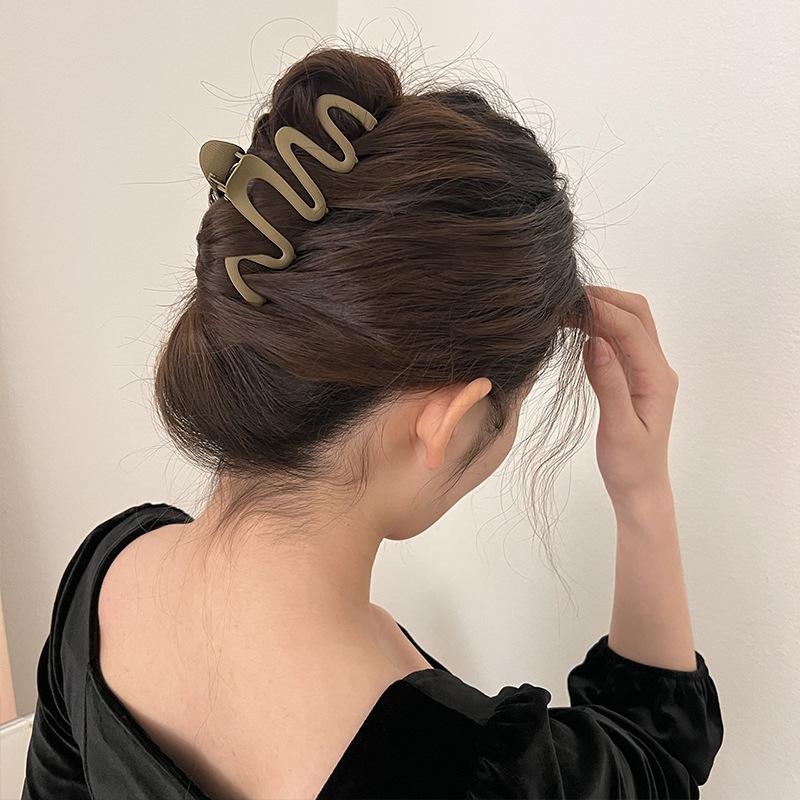 3 Pieces of Advanced Temperament Frosted Shark Clip Fashion Hair Card