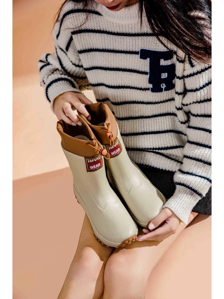 Unisex Baby-Regenstiefel - Kurz, Rutschfest, Winddicht, Aus einem Stück geformtes Gummi mit warmem Kordelzug am Knöchel.