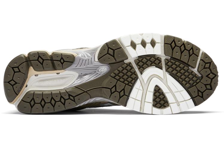 860 New Balancev2 'Timberwolf Moonbeam' ML860KS2