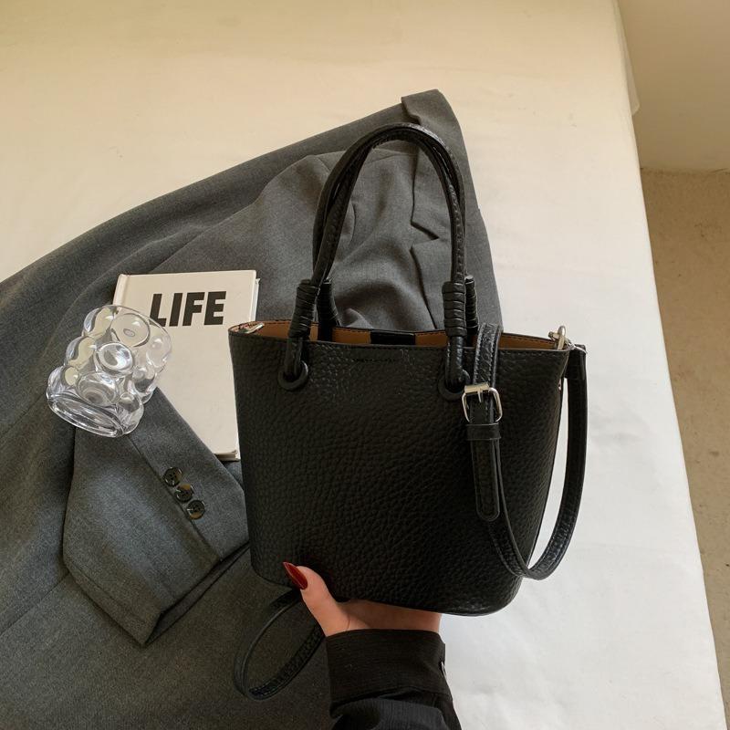 Today's Popular Portable Bucket Bags Women's New Fashion Shoulder Bags Spring and Summer Versatile Messenger Bags