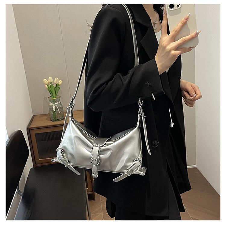 Dámská jednobarevná magnetická spona bagetová crossbody taška volnočasová PU šikmá ramenní taška s nastavitelným popruhem