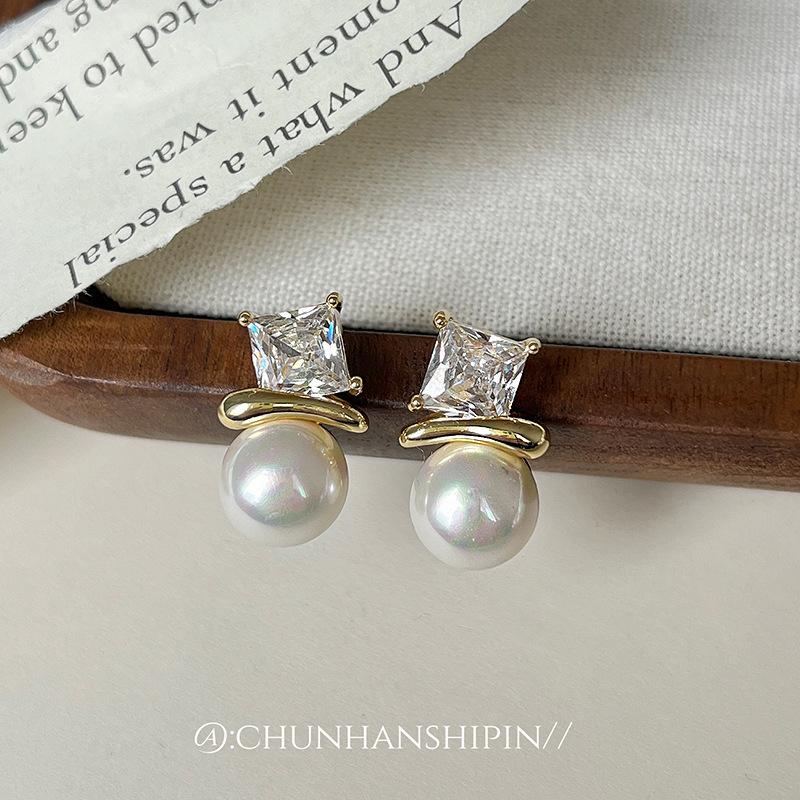 Fashion exquisite high-end commuter stud earrings niche design earrings pearl zircon earclips earrings without earrings women