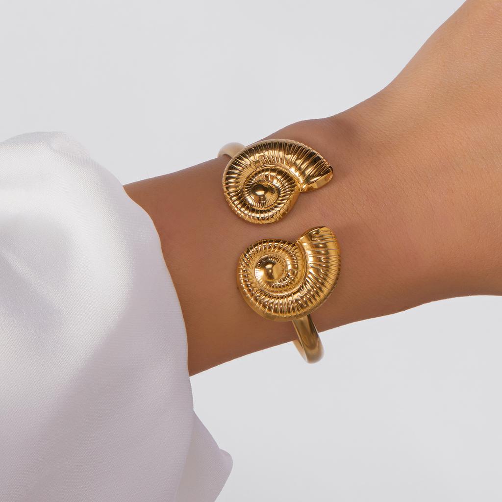 Vintage Stainless Steel Ocean Series Bangle for Women Gold Color Shell Starfish Conch Turtle Bracelet Boho Beach Party Jewelry