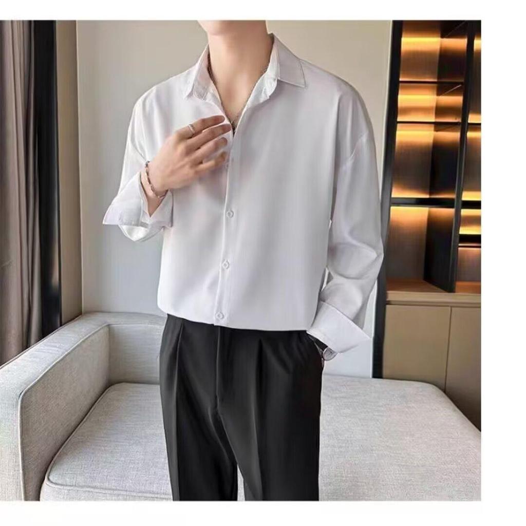 Men's Black Ice Silk Short-Sleeve Shirt, Stylish Summer Casual Loose Fit, Wrinkle-Resistant White Jacket.