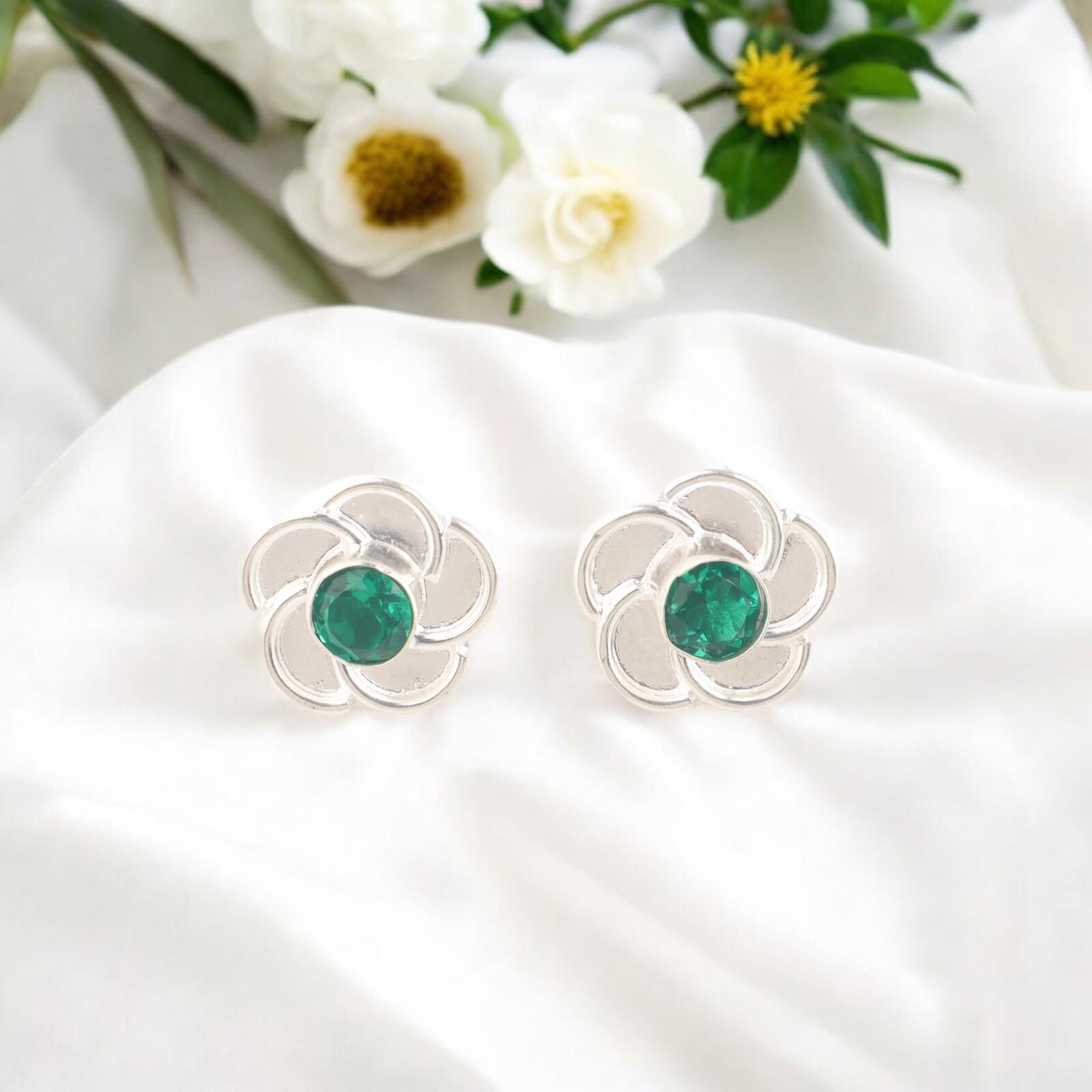 

Chrome Diopside Gemstone 925 Sterling Silver Jewelry Handmade Stud Earrings 0.5 EE-157-8