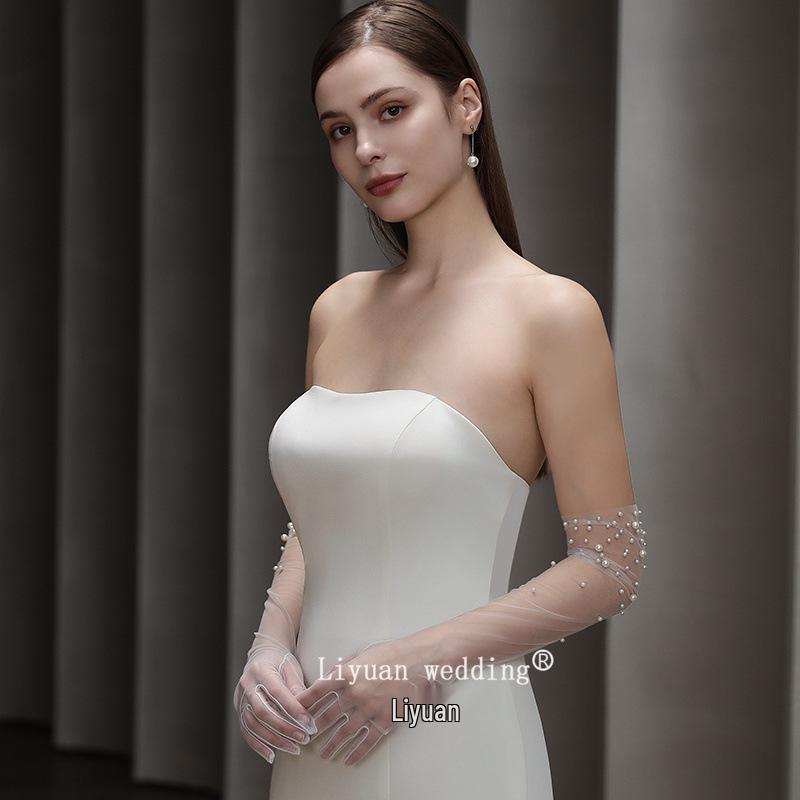 Elegant Pearl Mesh Wedding Gloves