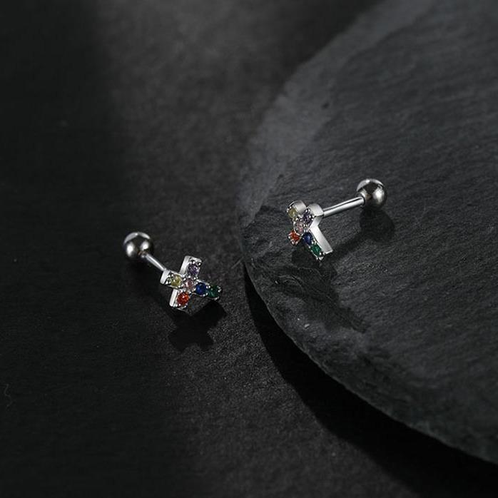 Kolczyki platerowane srebrem S925, modny męski styl, wyjątkowy design sprzączki, super błyszczące kolorowe kolczyki z krzyżykiem z diamentami