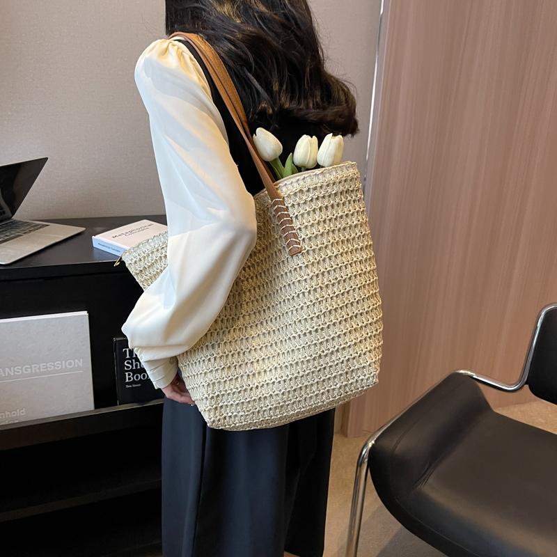 Woven Straw Tote Bag with Leather Handles Large Capacity Summer Beach Bag Women's Casual Handbag Everyday Use