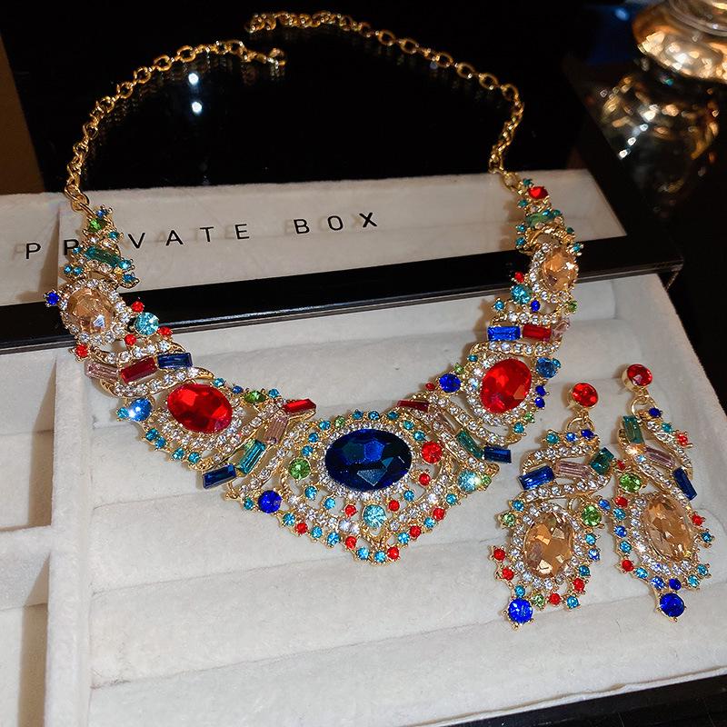 Elegante mit Diamanten besetzte Halskette & Schmuckset für Damen - High-End, vielseitig, super funkelnde Luxus-Schlüsselbein-Accessoires