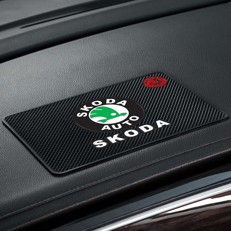 1Pcs Car Emblem Anti Slip Pad Phone Holder Non-Slip Mat Car Stlying For Skoda Octavia Superb Rapid Kodiaq Karoq Fabia Kamiq Roomster Citigo