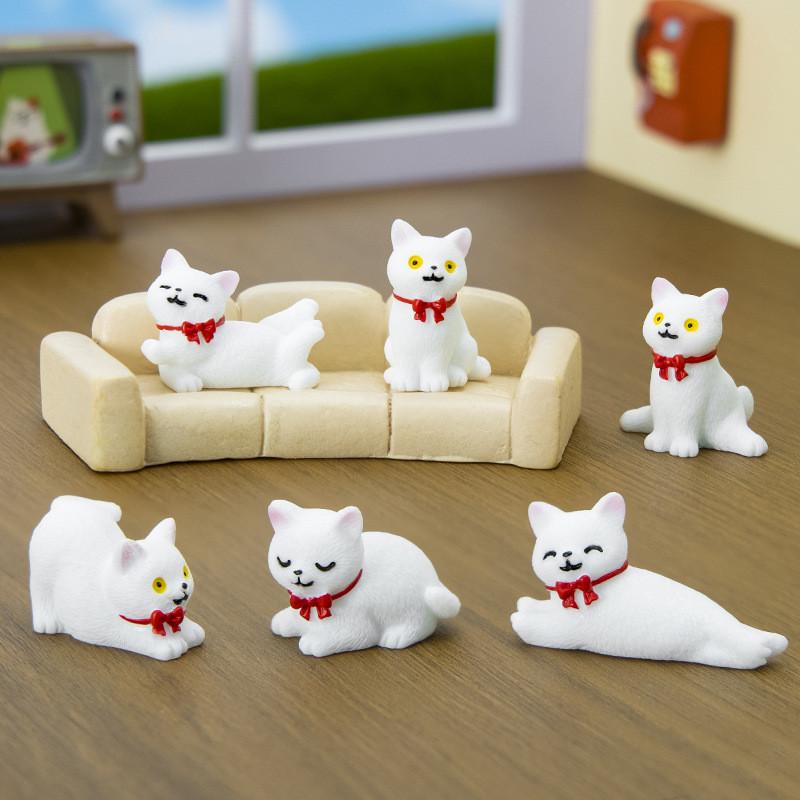 Cute Micro Cat Landscape Resin Ornament With Bow Tie Design For Home Decoration