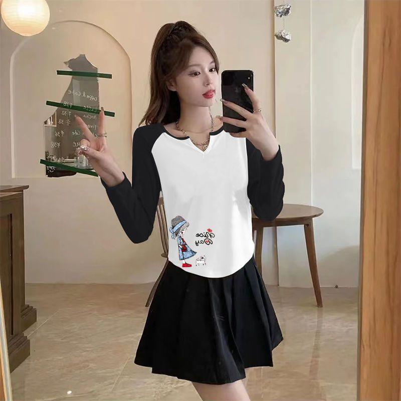 Long-sleeved T-shirt for Women, A Korean-style Top for Autumn and Winter, with A V-neck Base Layer Worn Inside