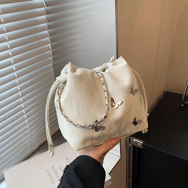 New Summer Simple and Fashionable Bucket Bag for Women's Fashion Casual Crossbody Shoulder Bag Popular Simple Commuting Bag