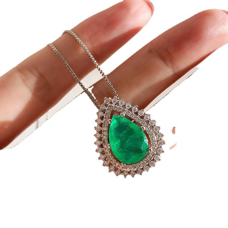 Jewelry Classic Imitation Treasure Emerald Jewelry Set Water Drop Shaped Main Stone 10 * 14