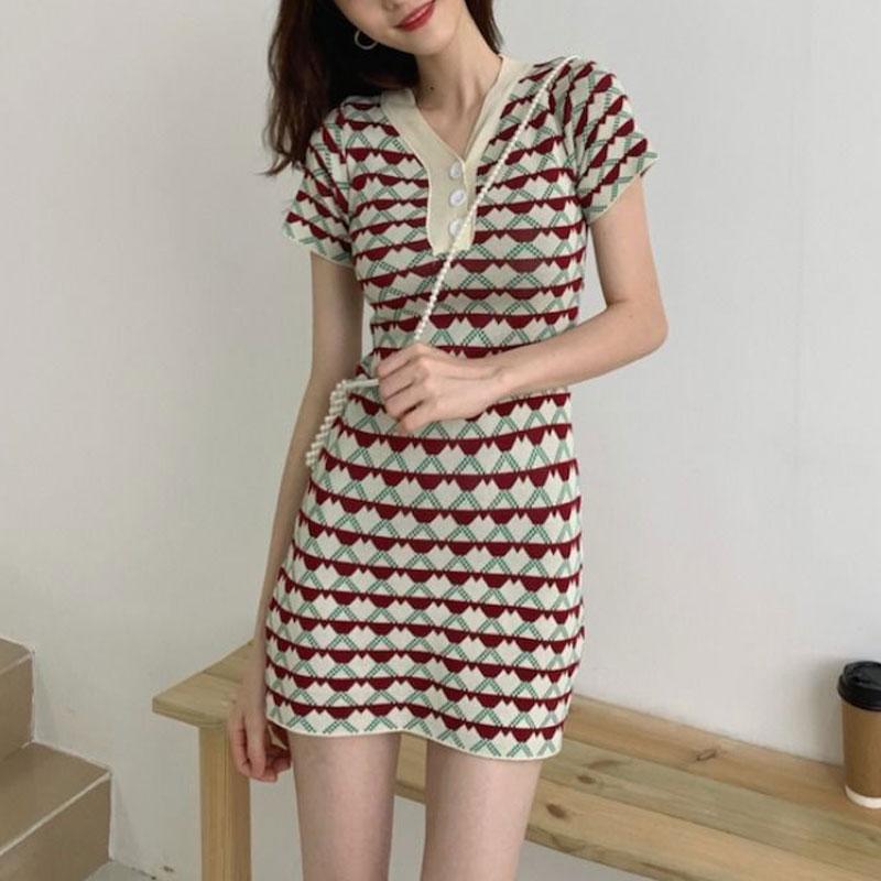 

Корейские винтажные платья с жаккардовым переплетением Женская одежда Летнее платье мини с коротким рукавом, V-образным вырезом, на пуговицах, элегантное, шикарное, облегающее бедра, с акцентом на талии S бежевый