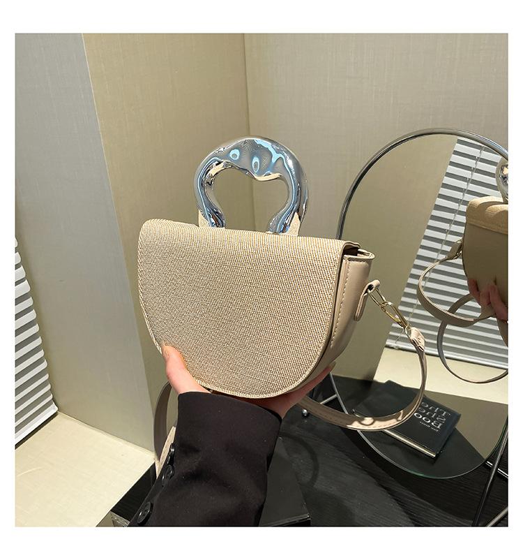 

This year s popular 2025 solid color messenger bag fashionable foreign texture small bag women s new portable trend small square bag хаки