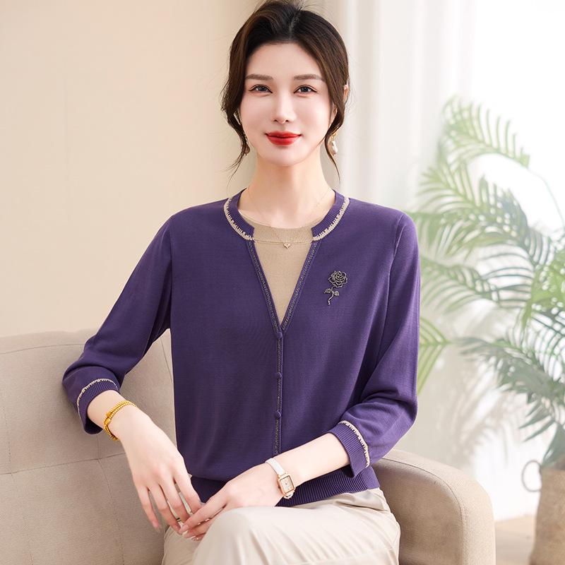 Mom's Stylish V-Neck Knit Sweater for Women, Mid Sleeve, Elegant, Slimming Design for Middle-Aged and Elderly
