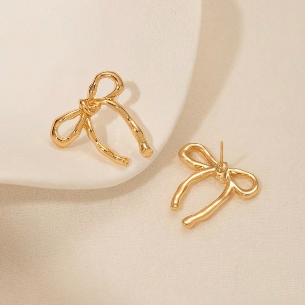 Simple And Stylish Gold Bow Earrings, Showcasing The Temperament Of Women'S Earrings