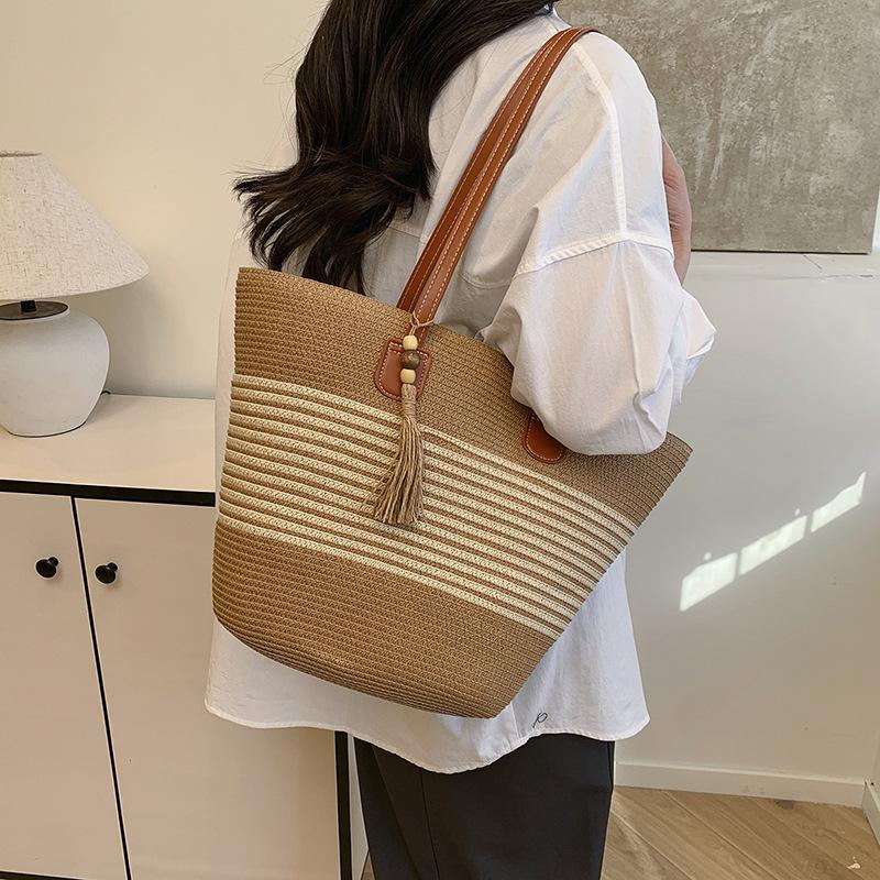 Portable Straw Bag Women's Large-capacity Woven Shoulder Tote Bag Seaside Vacation Woven Bag