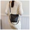 IELGY Fashionable All-Match One-Shoulder Underarm Bag Commuter Cross-Body Bucket Bag
