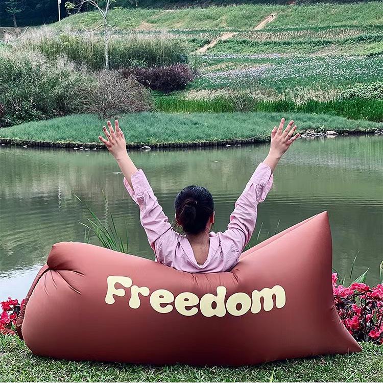 Aufblasbares Outdoor-Sofa - Tragbar, Bequem, Ideal für Camping & Festivals