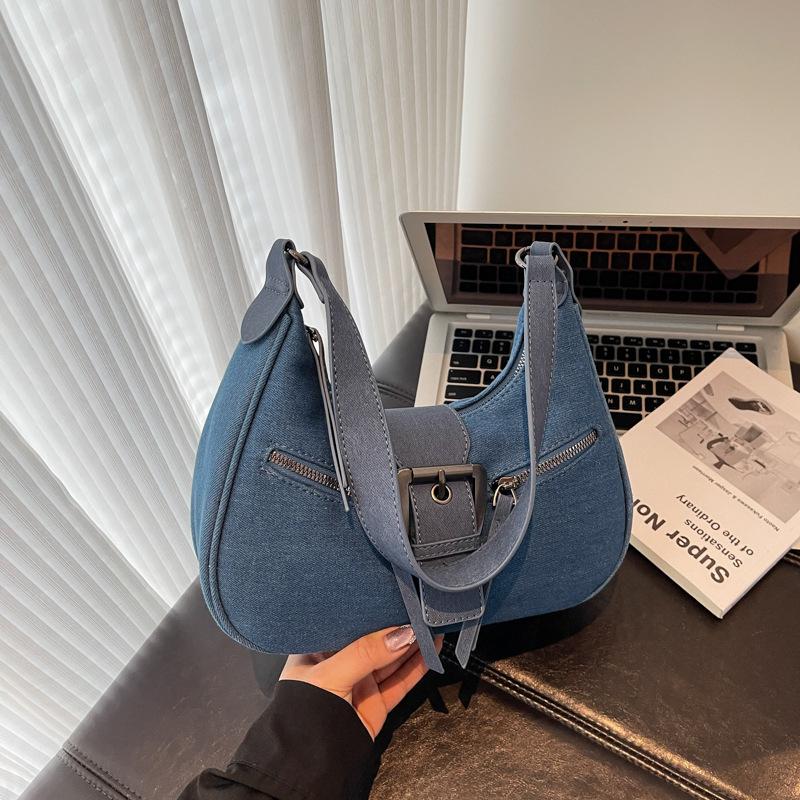 

Fashion casual dumpling bag autumn and winter new personalized bag women s 2025 niche design texture shoulder messenger bag синий