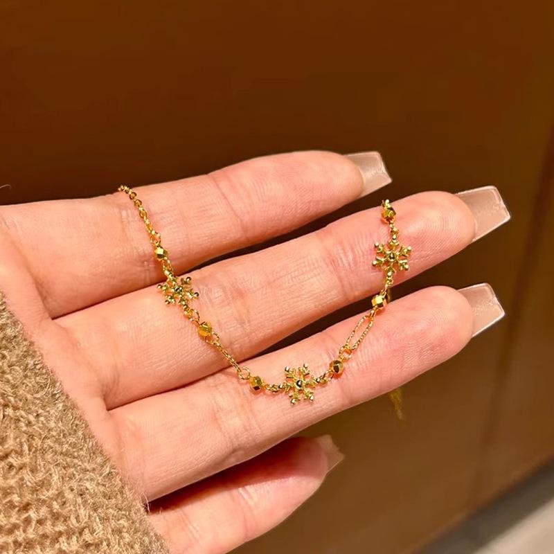 Xiaohongshu Snowflake Bracelet: Chic Korean Style Gift for Girlfriend