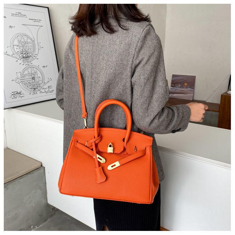 2021 Trendy Korean Style Women's Luxury Textured Crossbody and Shoulder Bag, Versatile Fashion Handbag
