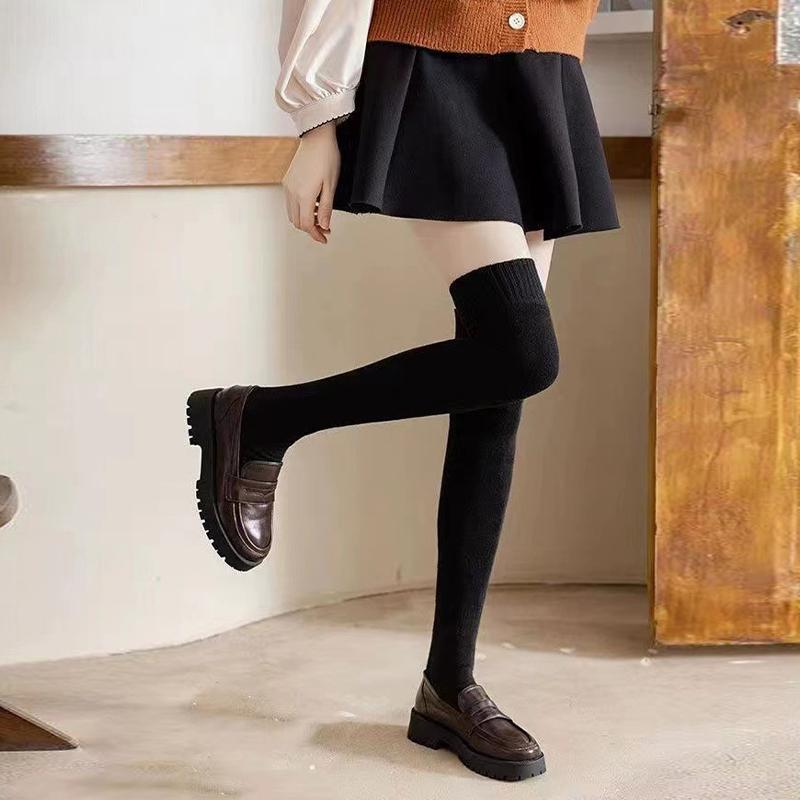 Einfarbige Wintersocken aus verdicktem Samt, warm, lang, kniehoch, JK-Socken für Damen