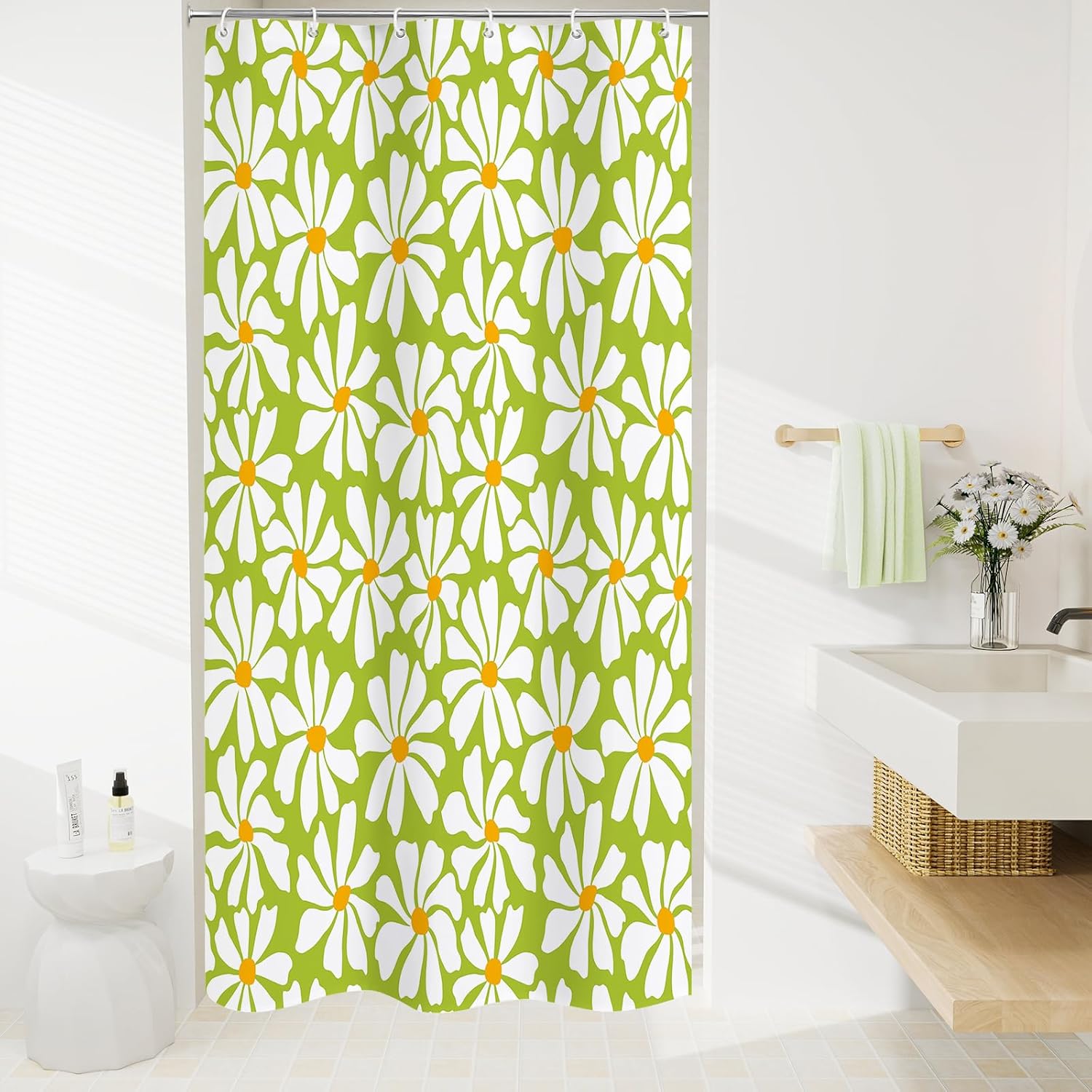

Green Daisy Floral Shower Curtain, Boho Spring Flower Shower Curtain For Girly Bathroom, Modern Minimalist White Waterproof W60H190(CM)-1 Pcs