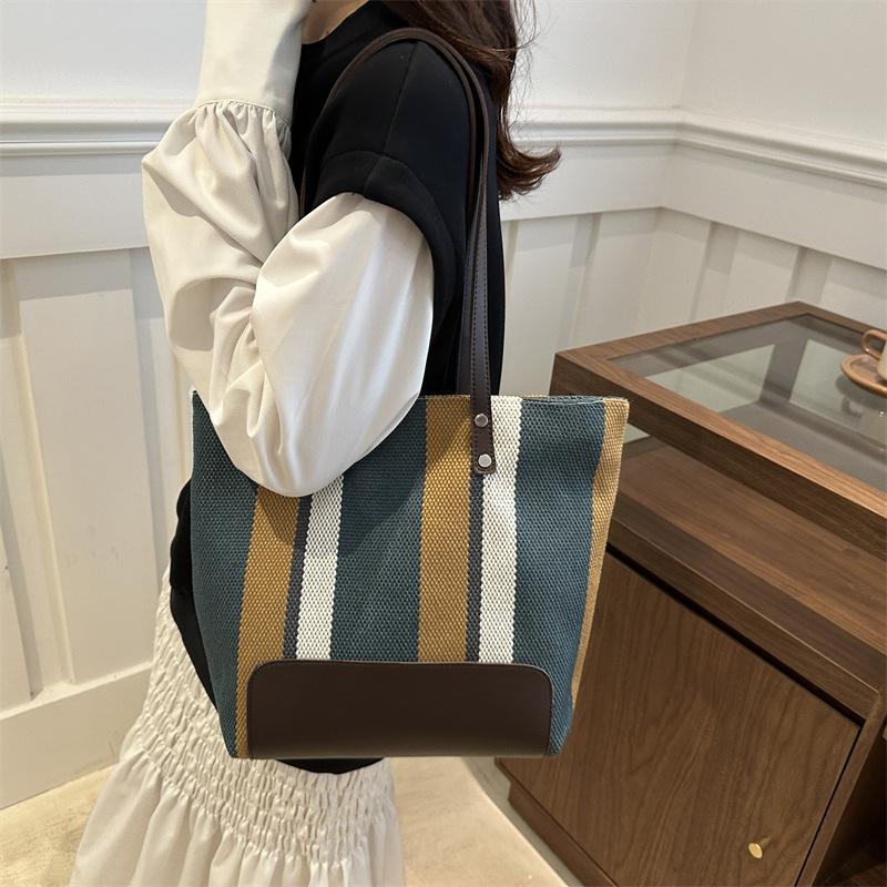 Fashion Niche Design Foreign Style Commuter Portable Lazy Wind Women's Bag 2025 New Tote Bag Trendy Underarm Shoulder Bag