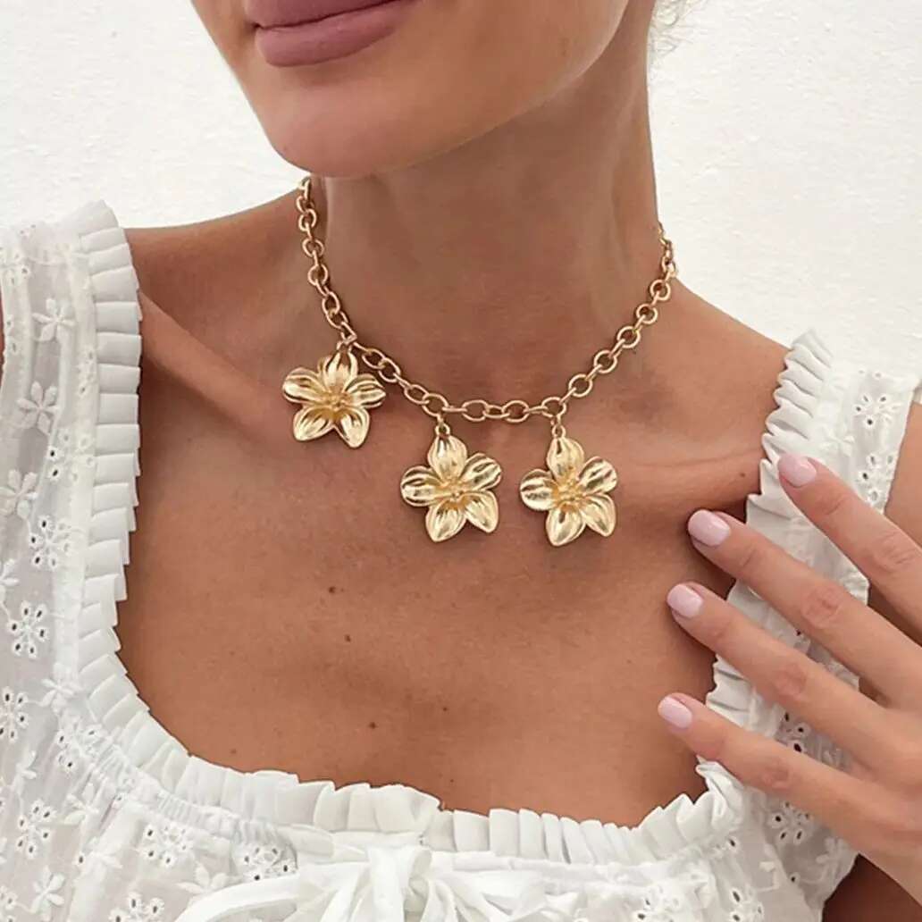 

PuRui Charm Wed Bridal Neck Necklace Zircon for Women Trend Gold Color Adjustable Flower Pendant Simple Zircon Accessories