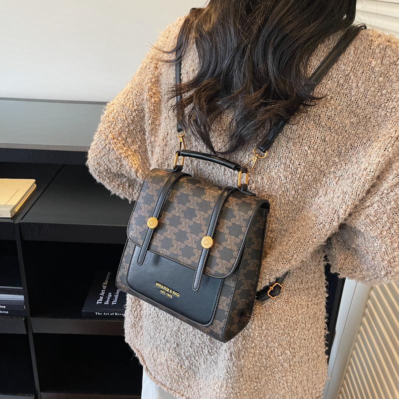 College Student Travel Backpack Women's 2025 New Retro Premium School Bag Commuter Backpack Going Out Handbag