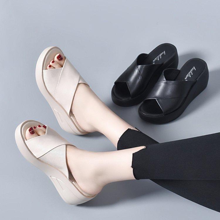 Muffin Thick-soled Soft Leather Sandals Women's 2025 Summer New Wedge Heel Slippers Heightened Soft-soled Fish Mouth Outer Slippers