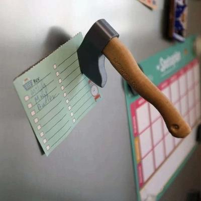 3D Iluzivní Magnet na Ledničku, Vtipná Samolepka s Sekerkou a Nožem pro Ledničku, Magnetická Dekorace pro Domov, Kancelář, Kuchyň
