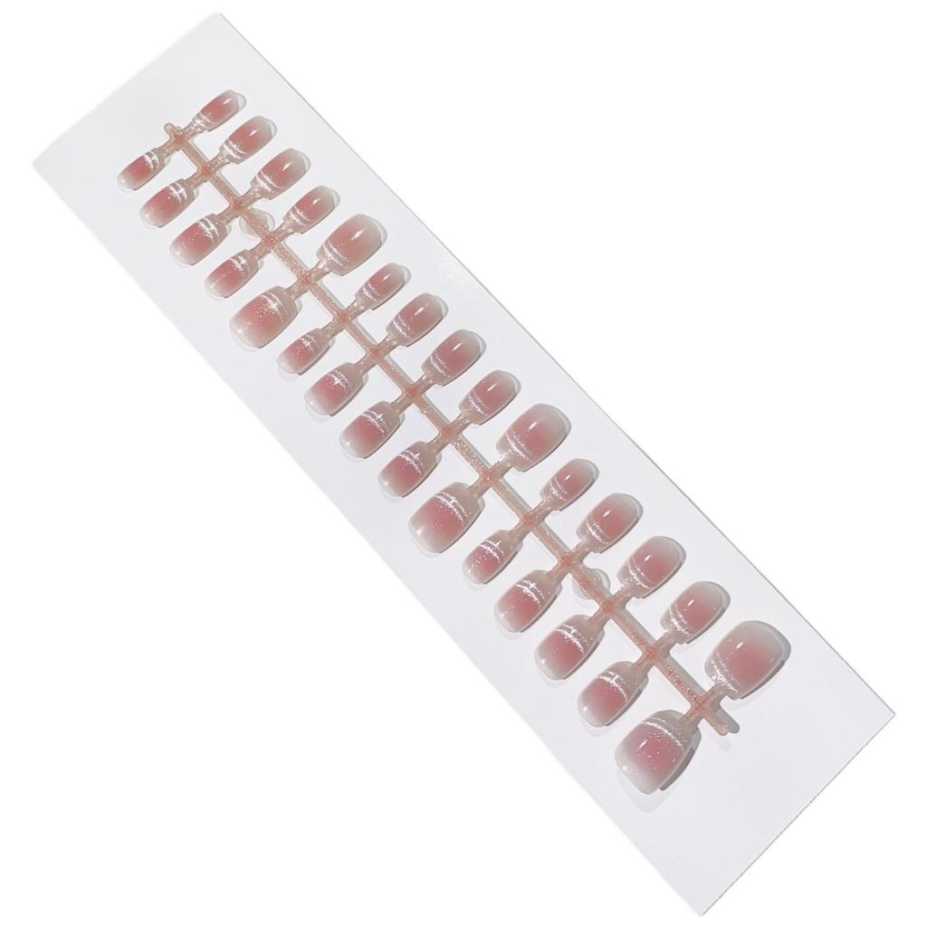Elegant Blush Cat Eye Nail Art Patches: Simple, Chic, Wearable False Nails