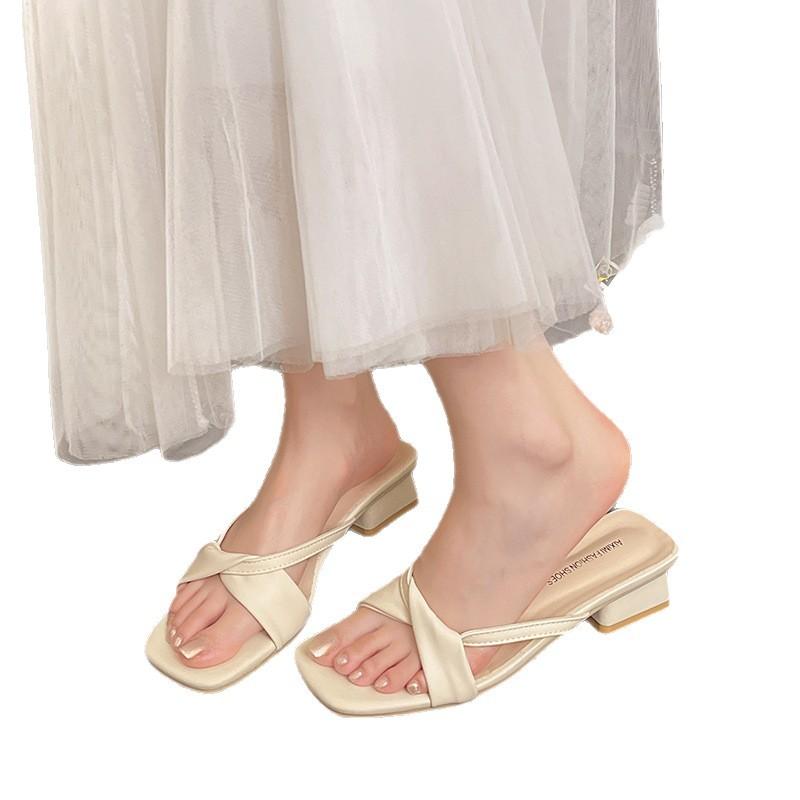 Summer new outer wear fashion design sense niche middle heel fold cross square head thick heel cool slippers women