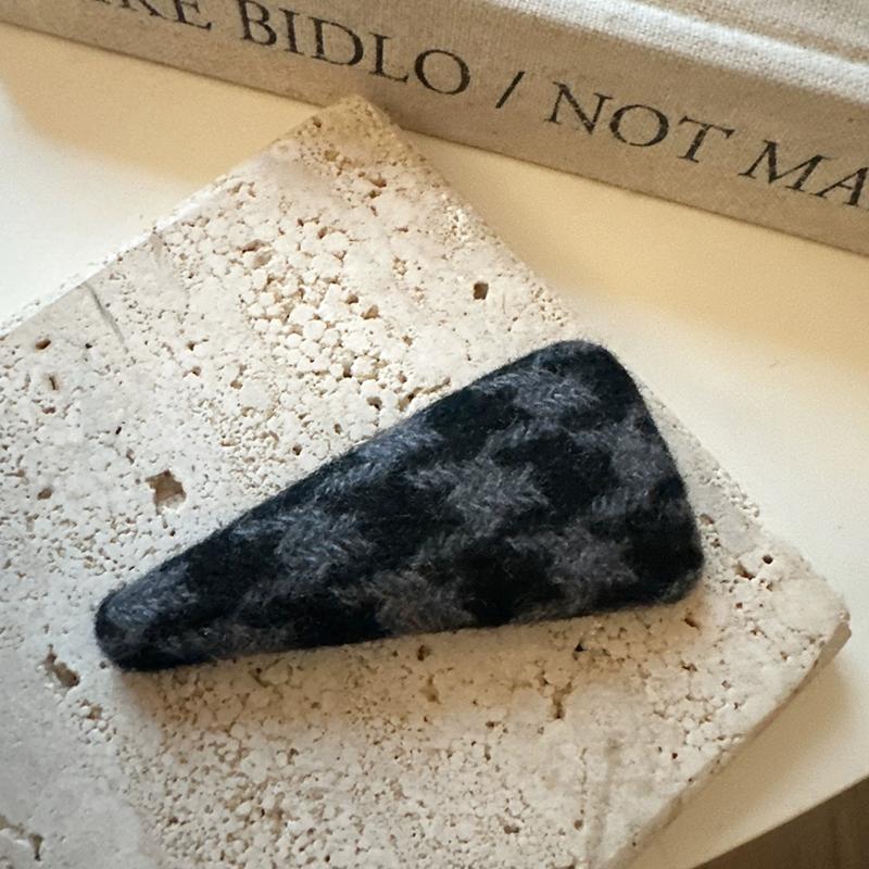 Retro Vintage Style Plaid Fabric Hair Clip Women Autumn Winter Side Clip Broken Hair Bangs Hair Accessories Daily Wear Gifts