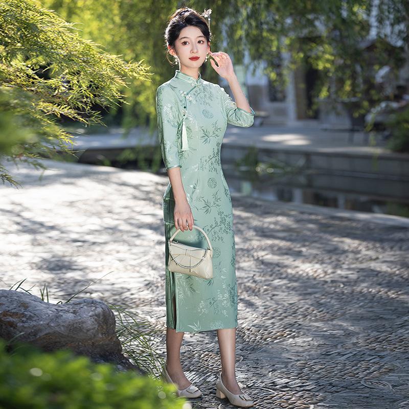 Two-color lace cheongsam 1011 spring new improved thin lady young dress